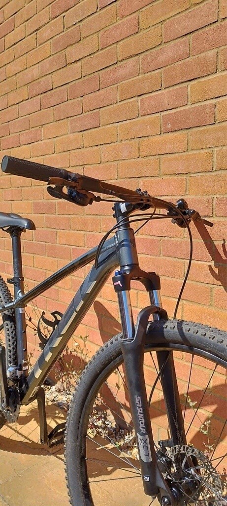 Trek Marlin 5 Hardtail Mountain Bike 